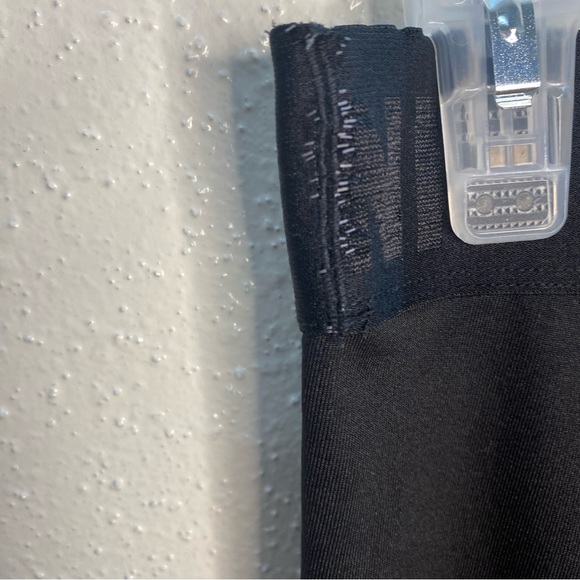 VICTORIA SECRET SPORT SHORTS - Picture 5 of 10